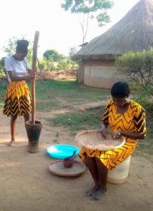 Under Kuvaka misha. Paida and her mum in Mrehwa-Dzimwe Regutu